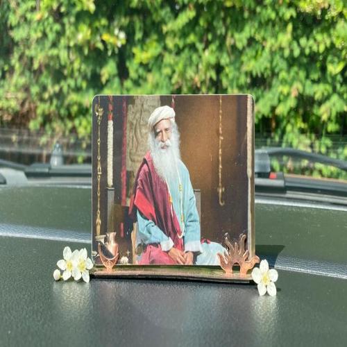 Car Stand Photo Dhyanalinga/Sadhguru