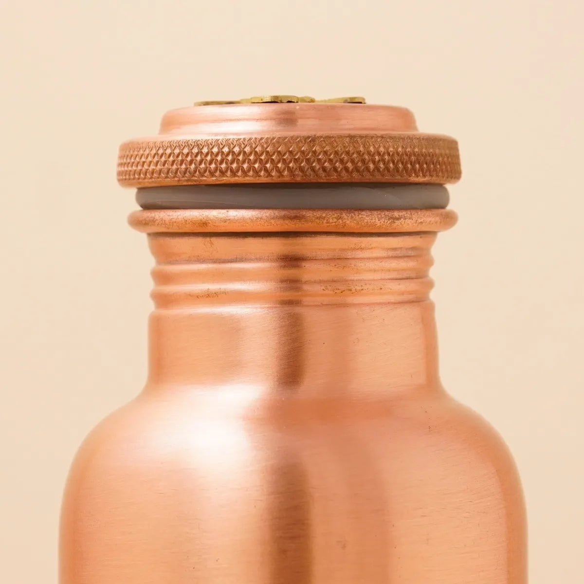 Yoga Yoga Yogeshwaraya Silver Lined Copper Bottle - Small 500ml